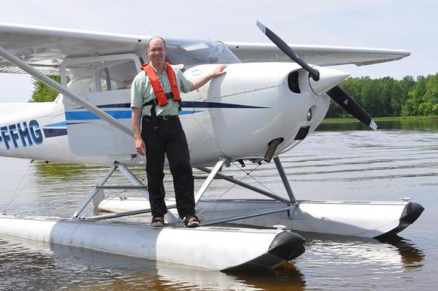 Mike McKay with C-FFHG: A hero shot during a beaching exercise on the Ottawa River.